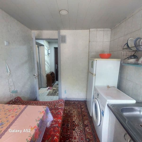 1 ком . За 300 $ . 2 - этаж<br />
Кирпич . Ремонт сред.<br / — фото 3