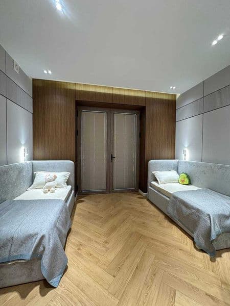 • Район: Мирабадский<br />
• Габус<br />
• Комнат: 4<br />
• — фото 5