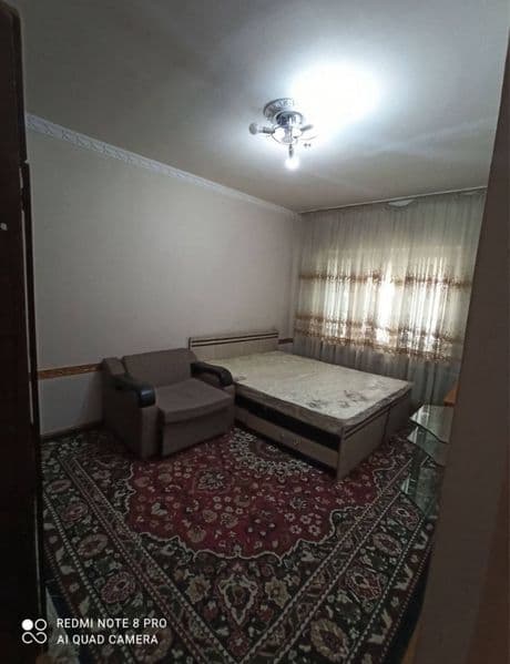 Массив Ялангач<br />
3/3/5<br />
3 хона<br />
70 м2<br />
Ор