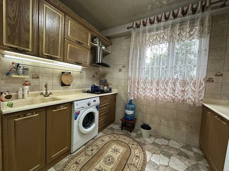 Сдается 4-комнатная квартира в центре города<br />
<br />
Ос — фото 3
