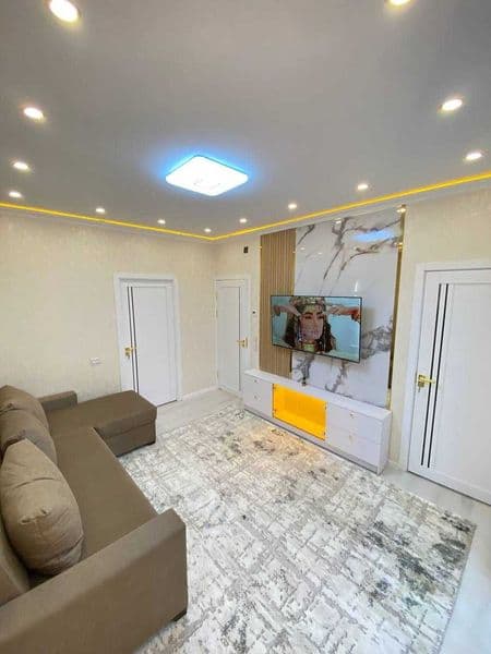 Аренда: 700$<br />
(ВНИМАНИЕ депозит отдельно - 700$)<br />
