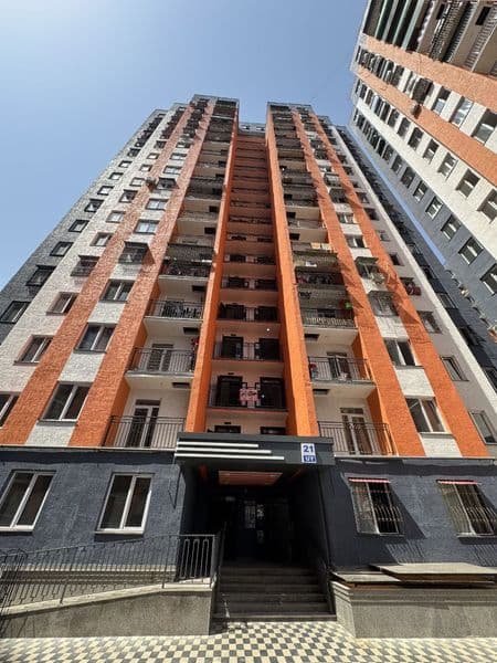 Мусаффо масканда 2 хонали квартира оилага берилади<br />
Вос