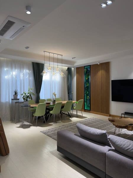 Здается квартира в навастройке <br />
На улице Чехова <br />