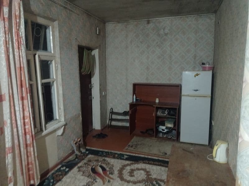 Бадамзар,возле мечети Бадамзар.До метро 300 м.для 4х человек