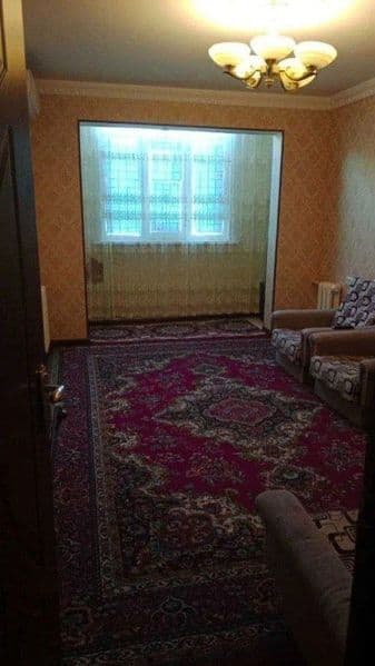 Квартира 2 хоналик 1 хонасида узим тураман 1та хонасига 3 та