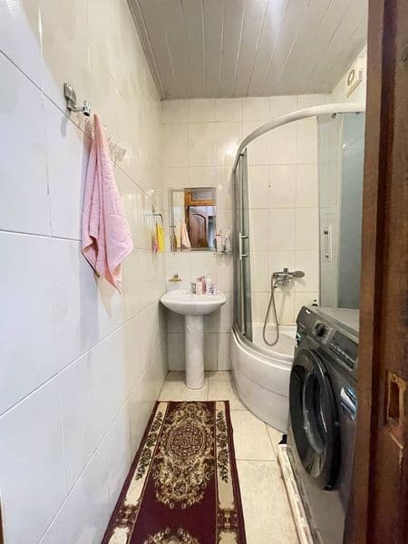 - Bezmakler <br />
- 3 xonali kv. 1xonasiga yana 1 ta  qiz   — фото 3