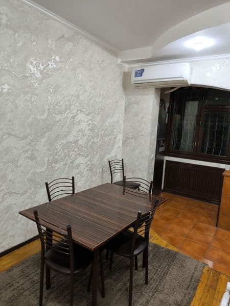 Аренда.М.Горький.Буз-1. 2-2-9.отд-вход.чисто+мебель.место хо — фото 2