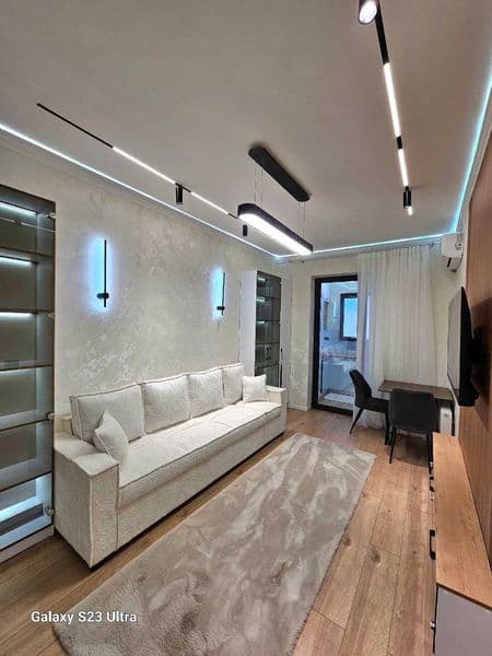 Сдается для молодой семьи и одиночек<br />
<br />
• Район: М