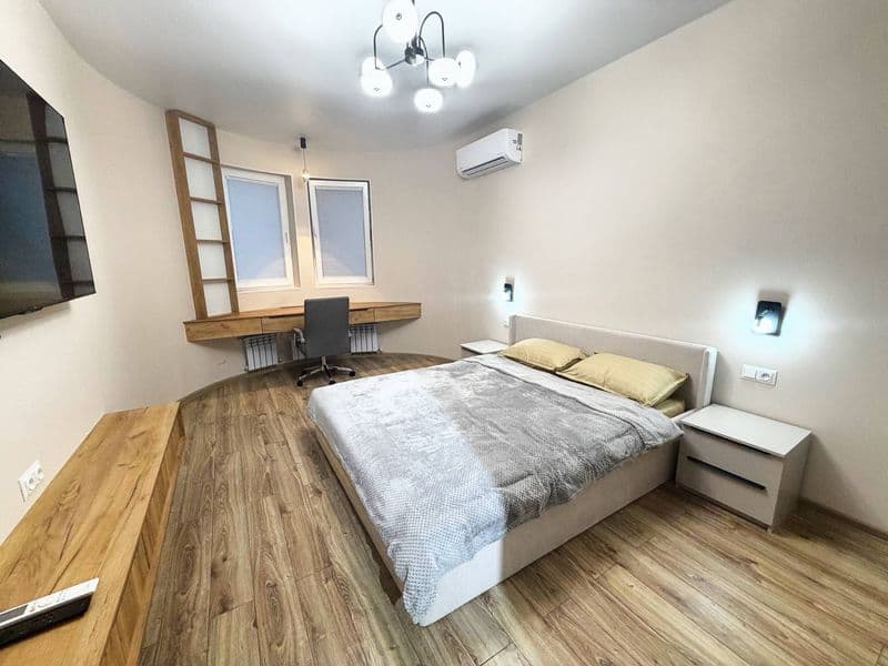 Чистая уютная квартира с хорошим новым ремонтом <br />
<br /