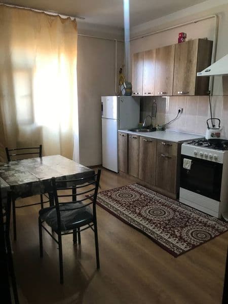 2 xonali kvartira bor Sergeli metroni oldida. Hamma sharoiti