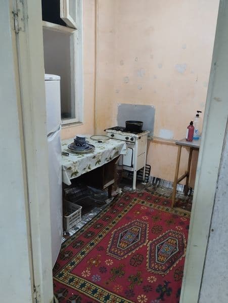 Сдается 1 кмонтая квартира не агенство хозяин.  До метро Чил