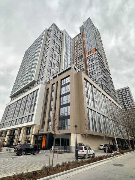 • Район: Шайхантаухрский<br />
• <br />
• Комнат: 3<br />
• 