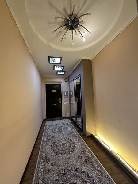 Айбек метро ёнида 3 хонали квартира арендага берамиз хамма к