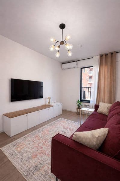 Своя, Срочно Сдаётся  1 комнатная <br />
В 5 минутах от цент