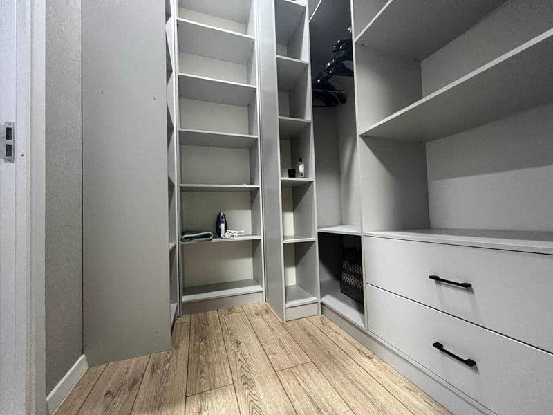 Количество комнат: 3 (гостиная совмещена с кухней)<br />
Общ — фото 3