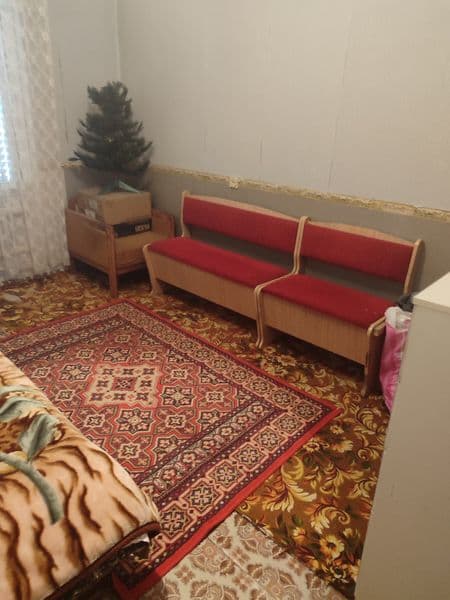 Квартира из четырех комнат, одну занимает хозяйка . Три сдаю — фото 3