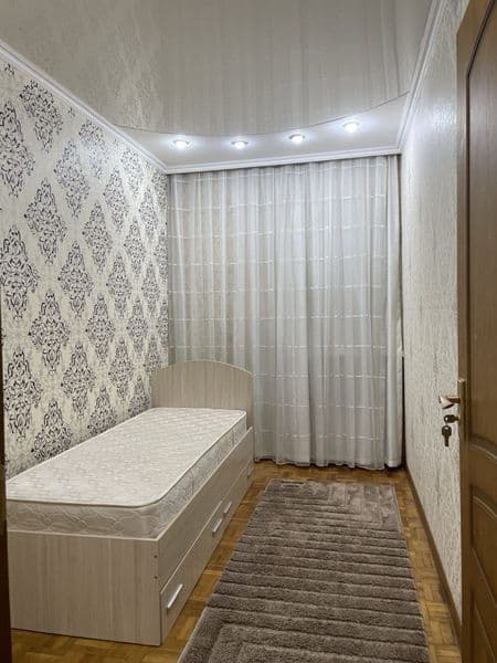 Сдаю свою трехкомнатную квартиру на Айбеке для иностранцев. 