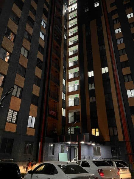 Sergeli,Bobur turar joy majmuasi<br />
Arenter qum ariq<br /