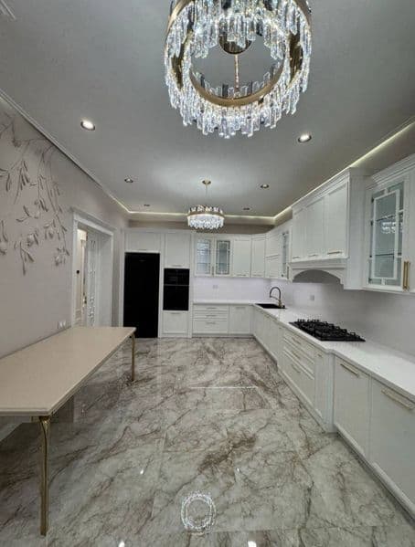 Сдается квартира в ЖК Казахстан<br />
<br />
4-комнатная ква