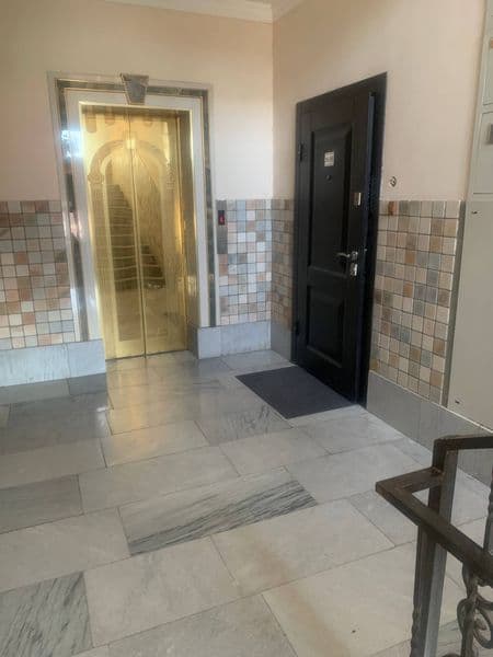 Murad bilding Koʻkcha qorgʻoncha masjidga yaqin 3 xona 107 k