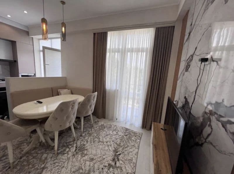 Сдаётся шикарная 2-комнатная квартира в Новостройка<br />
<b — фото 4