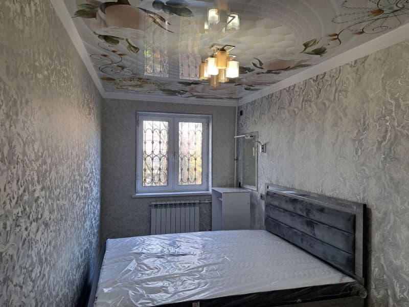 Район - Алмазарский<br />
Ориентир - Метро<br />
Комнат - 2<