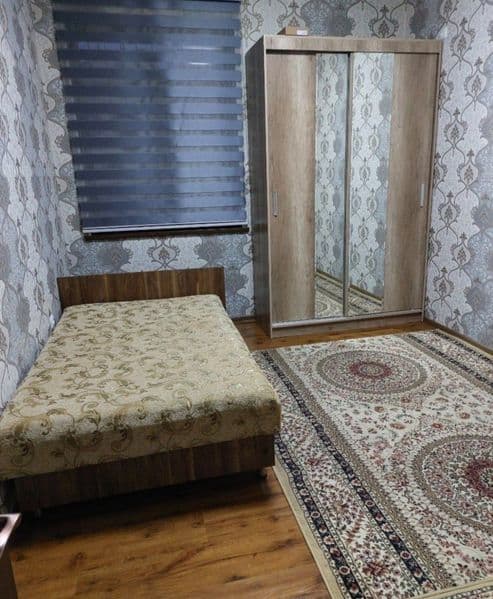 Yunusobot 3....1...400$ <br />
Depazit. 100$  yow oilaga <br