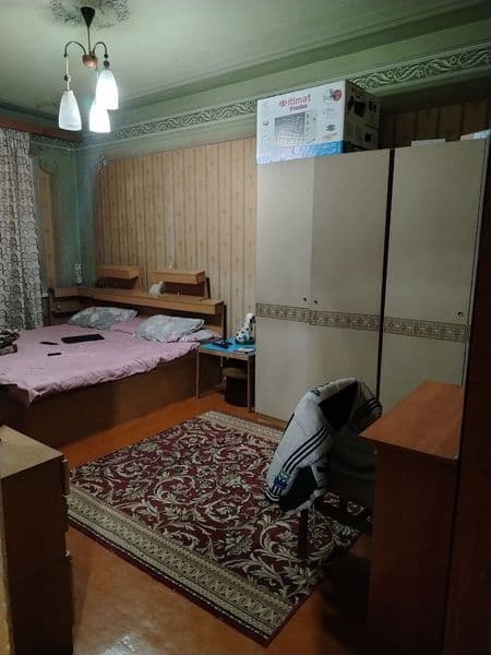 Qizlar uchun kvartira oqiydigan ishliydigan 2ta qizlani olam