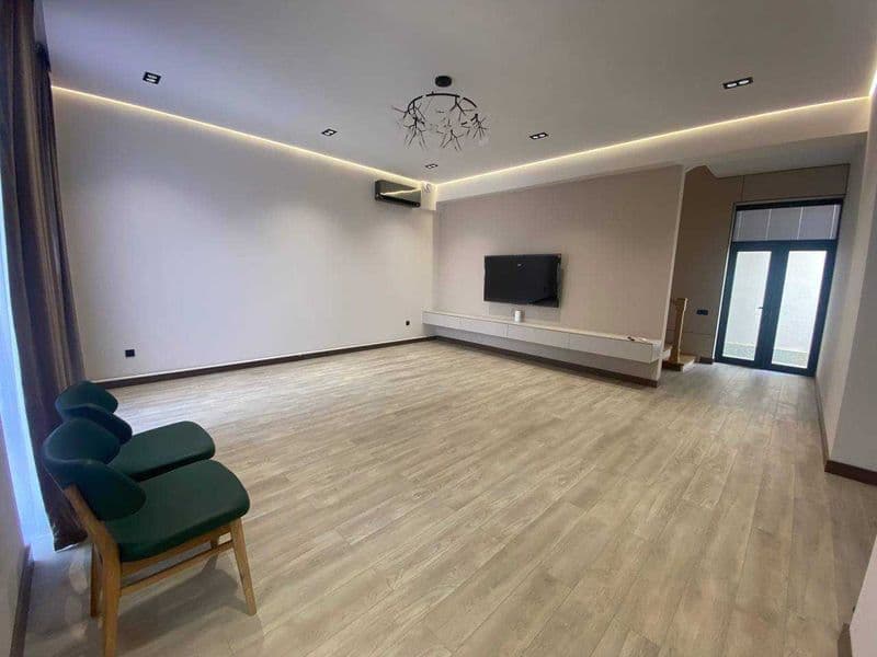 Новый дом в отличном состоянии. 2 этаж 4-этажного дома, 2 ко — фото 3