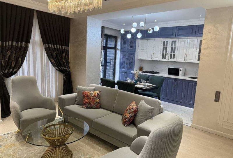 Жилой комплекс: Ц-4<br />
Комнат: 3<br />
Этаж: 2<br />
Площ