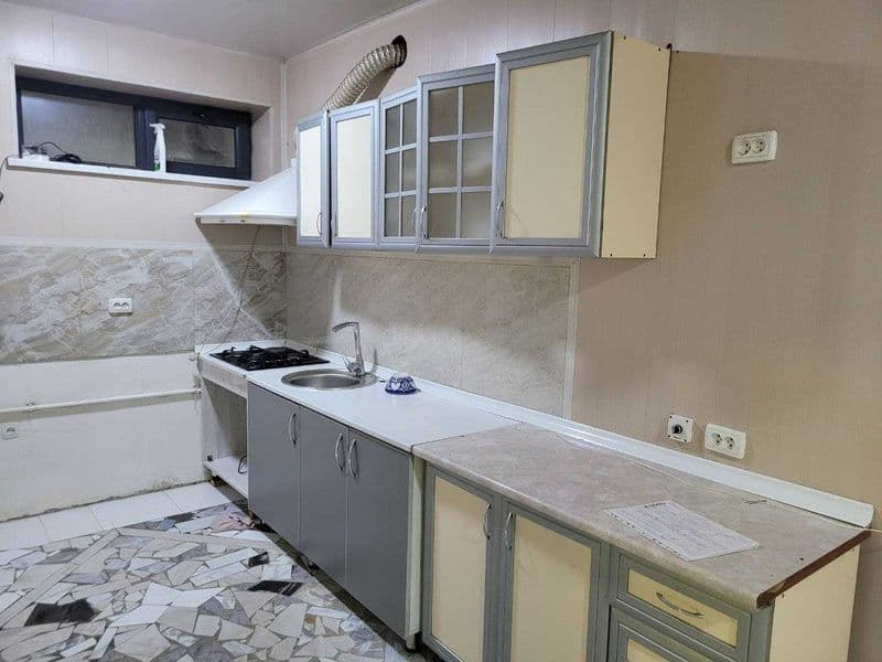 Ijaraga 2-xonali uy beriladi<br />
soklniy etaj (podval)<br 