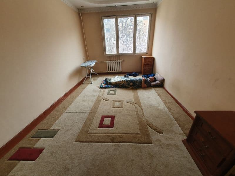 Uchtepa tumani 12 kvartilda uy bor,uy 3 xonali, 2 ta bola qo