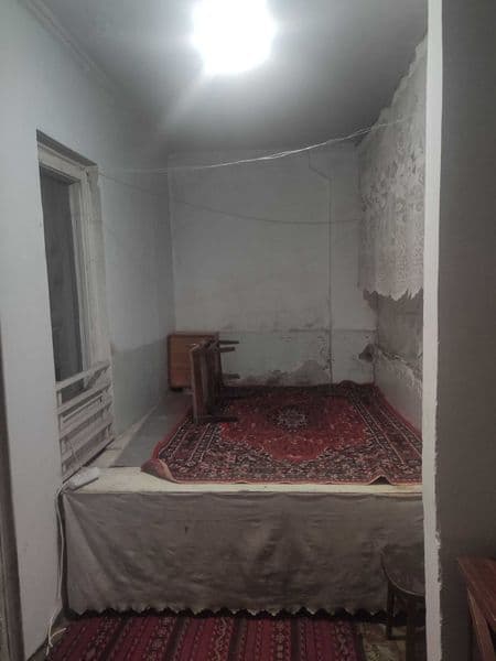 Ремонти ек. Яшаса булади. 2 хона 3 хона килинган. Массив куй — фото 4