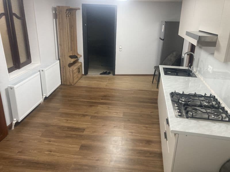 В квартире есть все условия wi-fi телевизор кондиционер, все