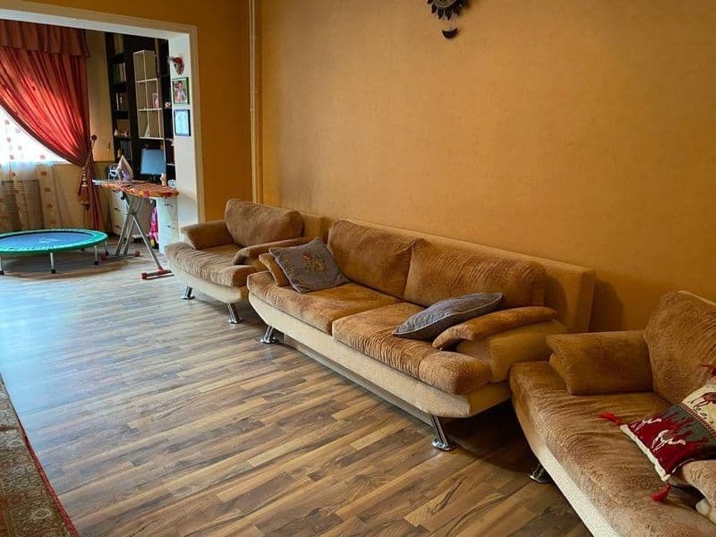 Сдается квартира чистая, уютная мебелированна. Рядом есть: Б — фото 2