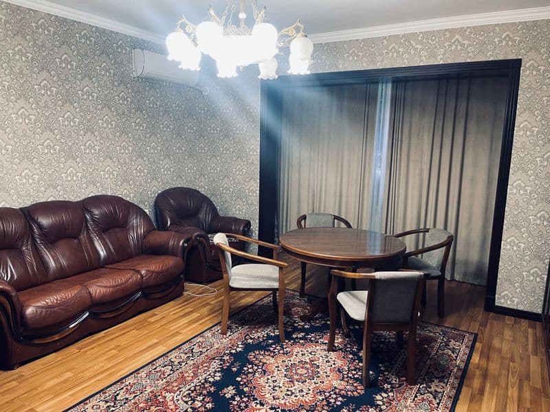 Сдаю квартиру 3 комнатную в долгосрочном варианте! <br />
Кв
