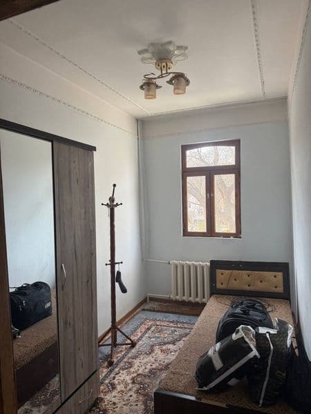 Chilonzor metro oldida kvartira bor <br />
3 xonali <br />
2