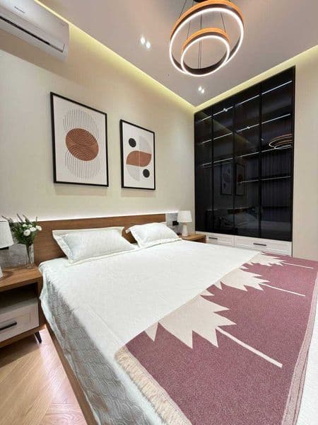 • Район: Юнусабадский<br />
• Адрес: Ц-5<br />
<br />
• Комн — фото 2