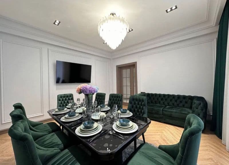 Ойбек метро Сдается 2х комнатная о впечатлительная новастрой