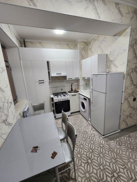 Uy o‘zimniki yangi remont hamma narsalari yangi, toza ozoda 