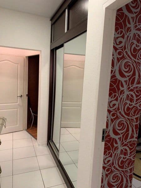 2 х комнатная с евро ремонтом <br />
<br />
Отдельный вход < — фото 3