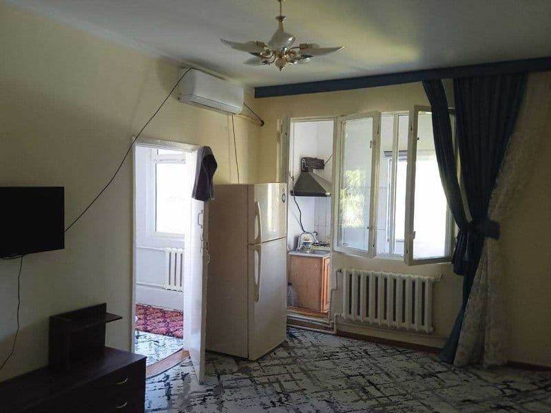 Shuxrat chorraxa Nomdor somsa osh markazi orqasida<br />
chi