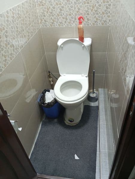 Arenda oyiga 800 ming som komunalkasi ichida.<br />
Sharoyit — фото 3