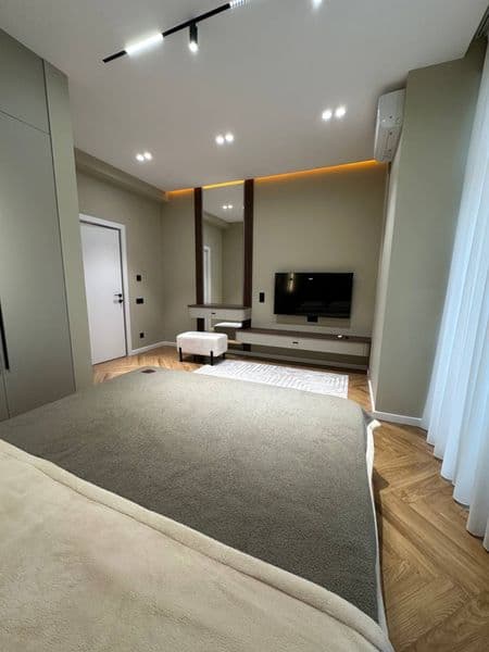 Аренда! <br />
2/5/8 <br />
Все включено <br />
Яккасарайски