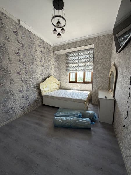 Квартира 2 комнатная<br />
Квадратов 60<br />
Этаж 9 <br />
