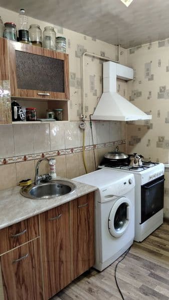 Квартира чистая без балкона <br />
Кирпичный дом <br />
Мест