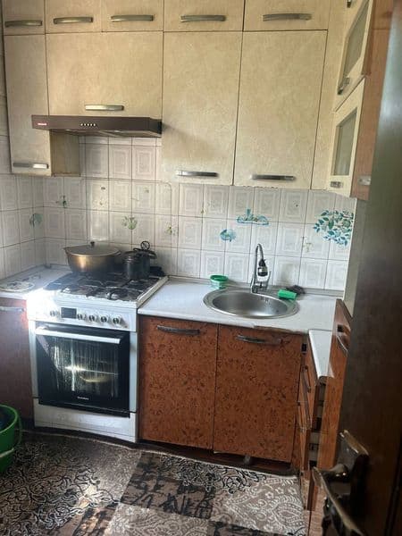 Сдам 2 комнатную на 2 этаже в среднем состоянии , имеется не — фото 4