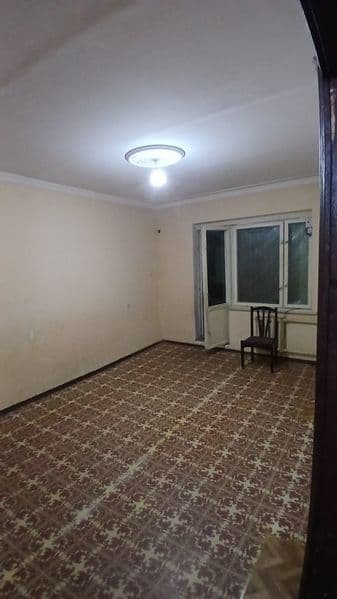 Сдаётся 2-комнатная квартира, переделанная в 3-комнатную.<br