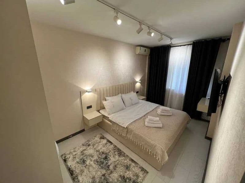 Район: Яшнабадсикй<br />
Адрес: Жк Аристократ <br />
<br />
