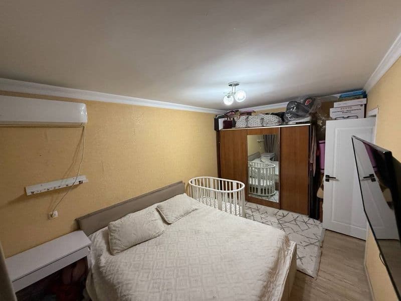 Чиланзар 6 <br />
Квартира 1в2 <br />
4 этаж <br />
5 этажно